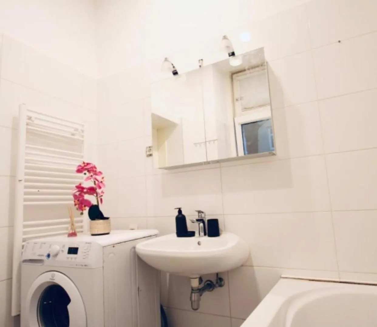 Lovely 2Br Apt With Modern Amenities Near Augarten Vienna Apartment