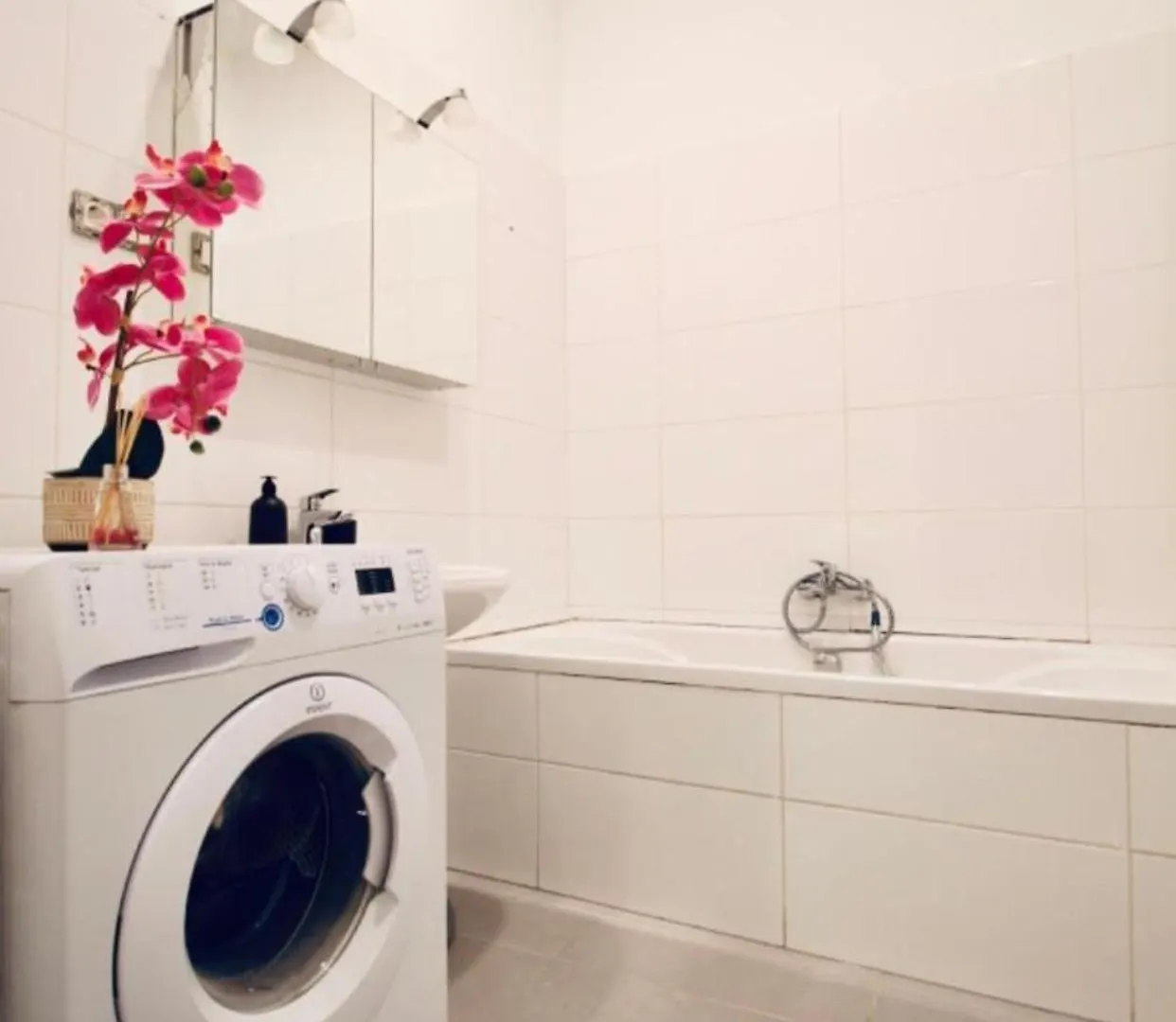 Lovely 2Br Apt With Modern Amenities Near Augarten Vienna 0*,  Austria